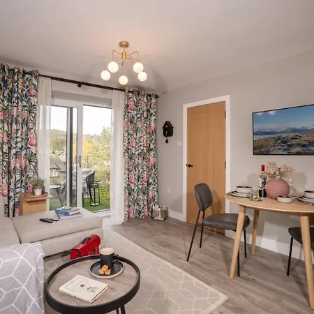 Gem: Parking Balcony Scenic Views Apartment
